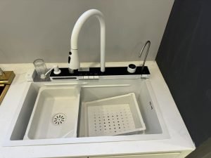 7 switch sink Size 18x30 White